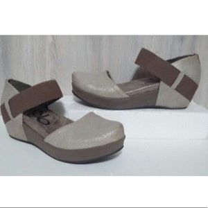 OTBT “migrant” metallic wedge heels